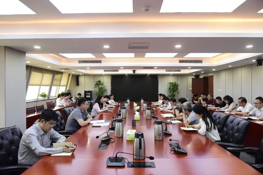 集团召开第二次主题教育培训推进会.jpg