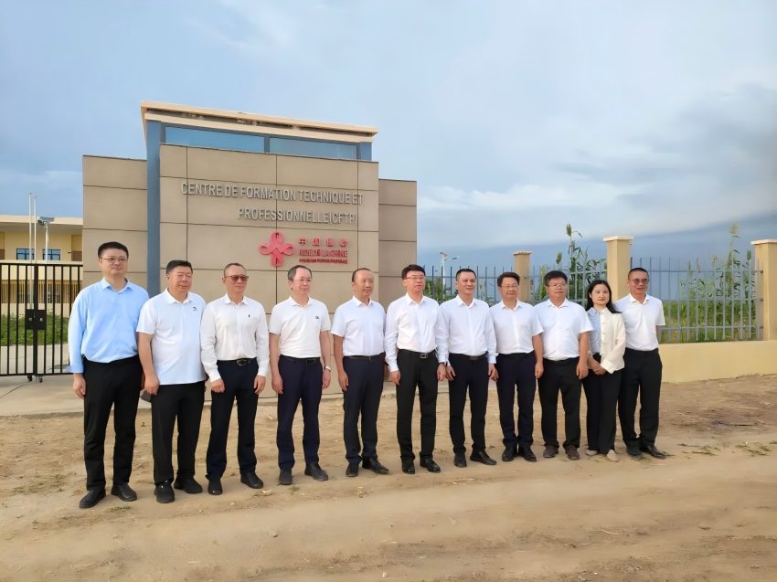 副省长史可一行到中鼎国际乍得分公司调研(1).jpg