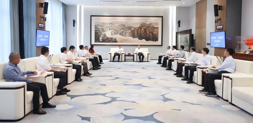 曾昭和一行到陕煤集团座谈交流.jpg